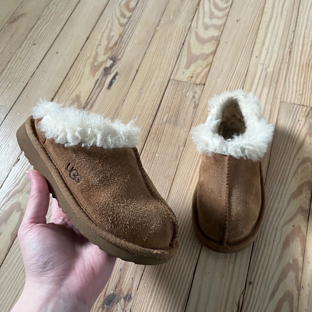 UGG Cozy II Slippers Kids Size 13 Chestnut Suede Sheepskin Lining Slip On Mules
